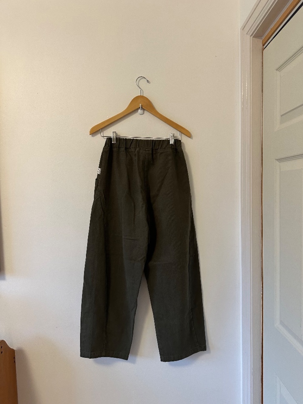 Le Bon Shoppe Arc Pants in Olive Green | Size Small - Picture 6 of 10